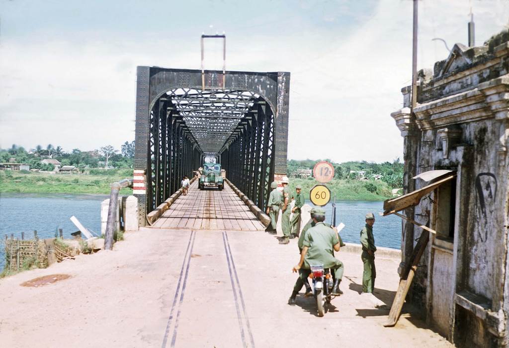 Ảnh chụp tại cầu Quảng Trị năm 67-68 bởi Vstreech