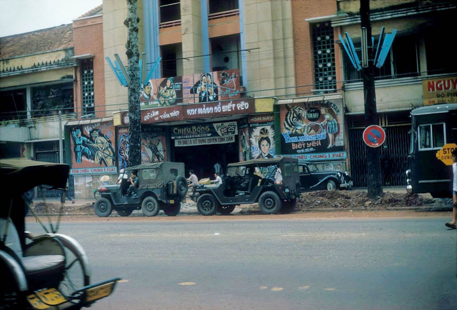 SAIGON 1966 - Rạp Nguyễn Văn Hảo - by Douglas Ross
