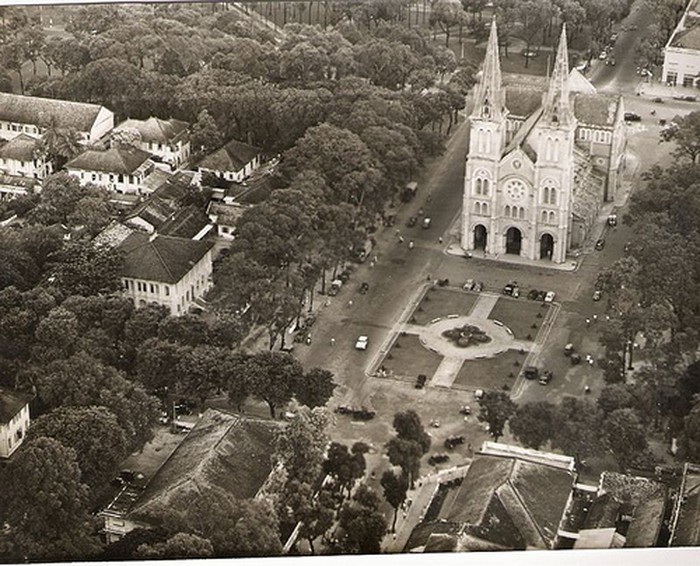 Hình ảnh Nhà thờ Đức Bà từ trên cao