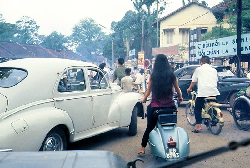 Sài Gòn năm 1960 - Công trường Hồng Bàng trước chợ Bà Chiểu - Bên phải ngã ba Bạch Đằng - Lê Quang Định