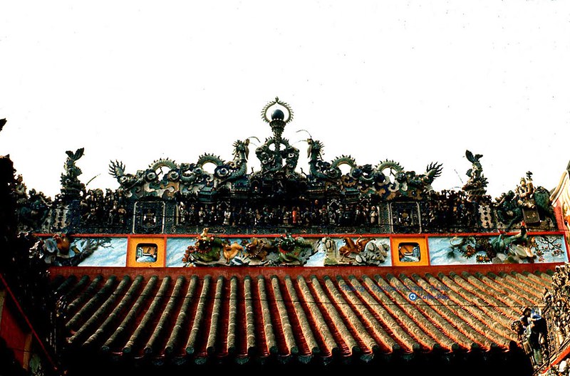 Kiến trúc phần mái ấn tượng của Tuệ Thành hội quán