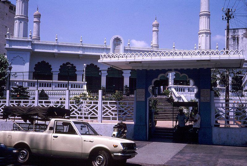 Sài Gòn 1971 - Chùa Hồi giáo đường Thái Lập Thành, nay là Đông Du. Ảnh: Douglas Elgin