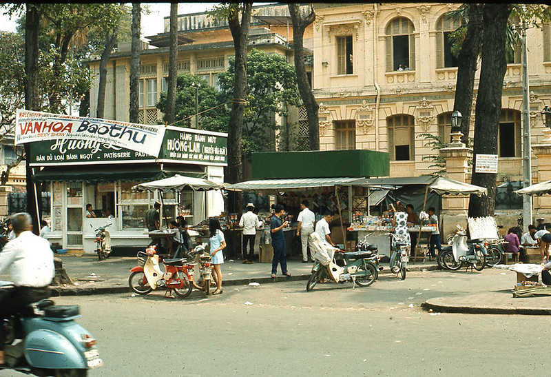 Տàι̇ Ցòn 1970 - Bưu Điện Trung ương - Tiệm Bánh mì Hương Lan