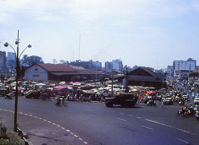 Sài Gòn năm 1970 - bên phải trong ảnh là đường Lê Lai