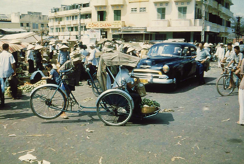 Chợ An Đông - Mặt sau trên đường Hùng Vương. Mặt chính ở phía đường Hồng Bàng. Sài Gòn năm 1956