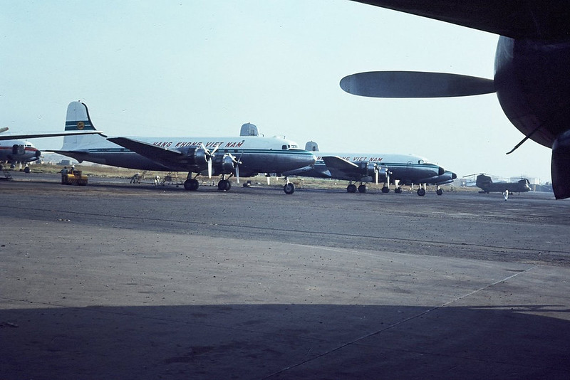 Sài Gòn 1968 - Máy bay của Air Vietnam tại sân bay Tân Sơn Nhứt. Ảnh: Gary Grayson