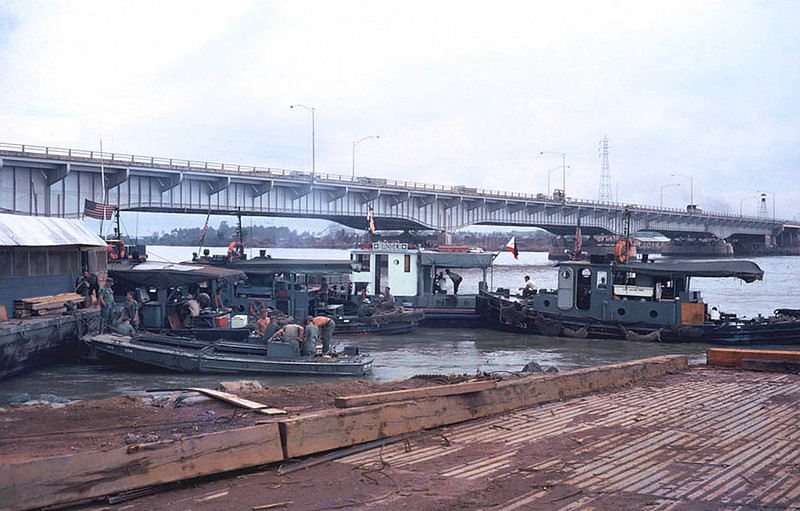 Cầu Đồng Nai trên Xa lộ Sài Gòn - Biên Hòa (1967-1968)