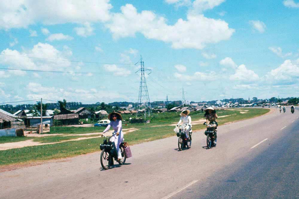 Xa lộ Sài Gòn - Biên Hòa đoạn giữa cầu Phan Thanh Giản và ngã tư Hàng Xanh