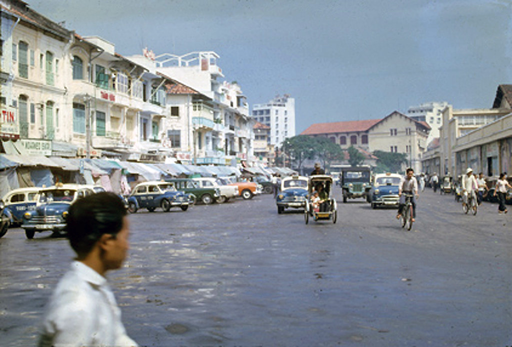 SAIGON 1963-64 - Đường Phan Bội Châu - Cửa Đông chợ Bến Th… | Flickr