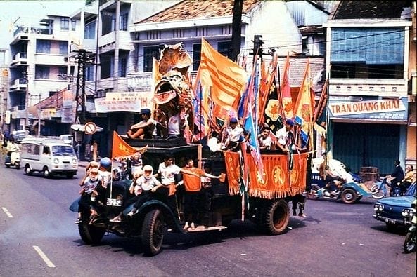 Quy Hoàng: NHỚ TẾT SÀI GÒN XƯA – T.Vấn và Bạn Hữu