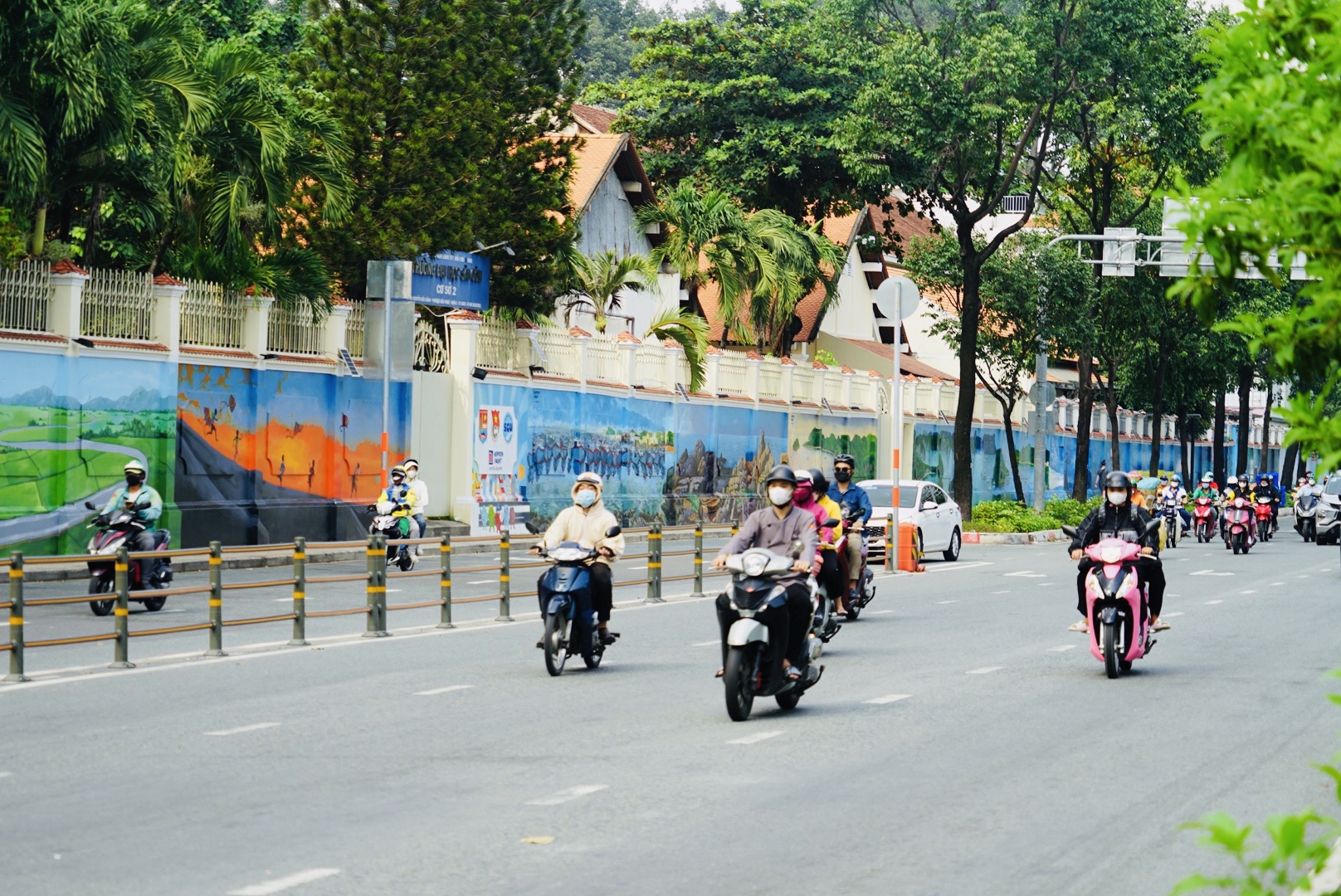 Ngắm con đường bích họa sống động, đẹp nhất Sài Gòn