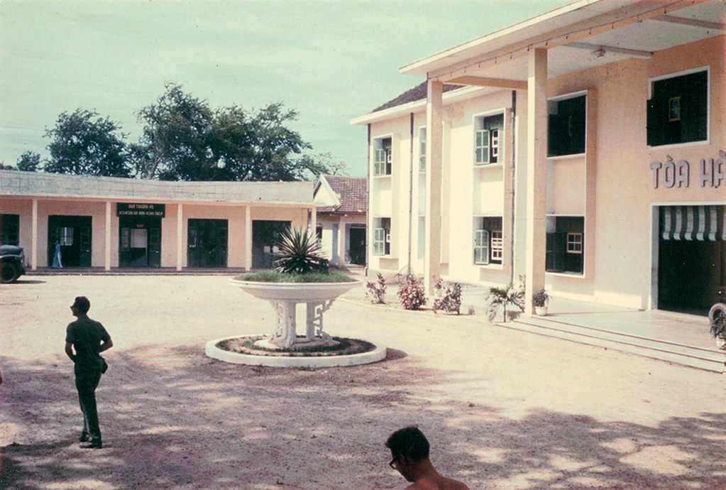 Tòa Hành Chánh QUẢNG TRỊ 1967 - Photo by Bob | Bức ảnh duy n… | Flickr