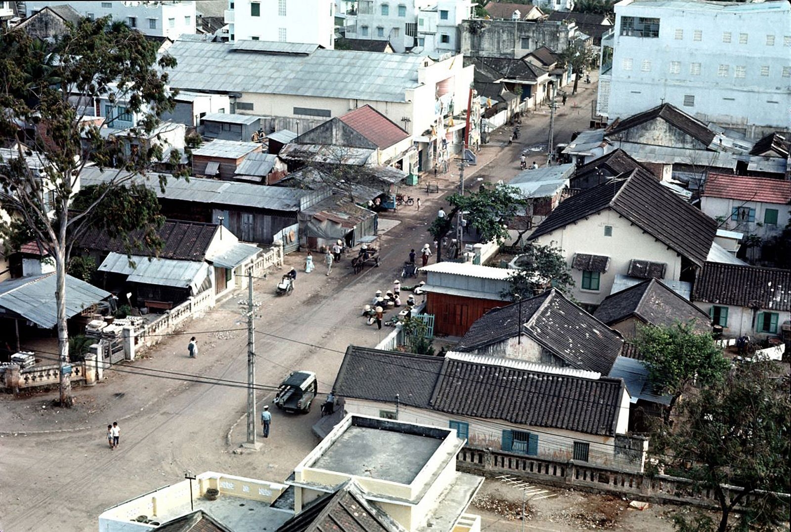 Chùm ảnh: Vẻ đẹp bình dị của thành phố biển Nha Trang thập niên 60 | Thời Đại