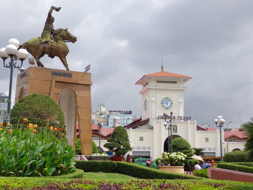 Nên làm mới hay đưa tượng Trần Nguyên Hãn về lại chỗ cũ? | Báo Pháp Luật  TP. Hồ Chí Minh