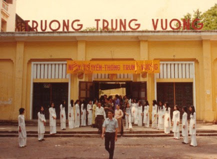 Nhìn lại các trường nữ trung học nổi tiếng của miền Nam trước năm 1975